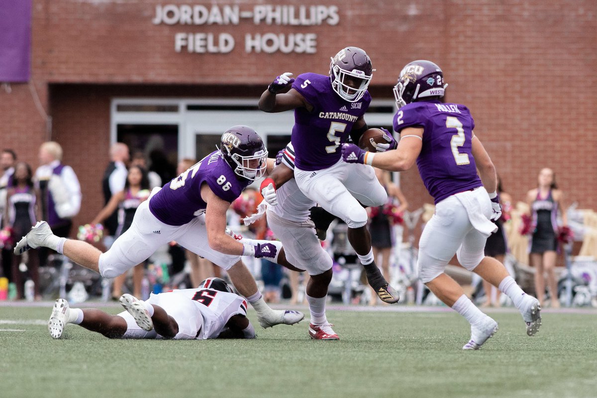 JayChestnut13's tweet photo. Blessed to receive a “PWO” offer from Western Carolina! @Arketa_Banks https://t.co/GIuVfFvq3G