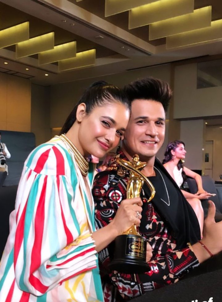 Tejasgo13063735's tweet photo. Congratulations to my fav couples @princenarula88 &amp; @yuvikachoudhary for winning stylish couple award #GoldAwards2020 https://t.co/lXnuUgFKtY