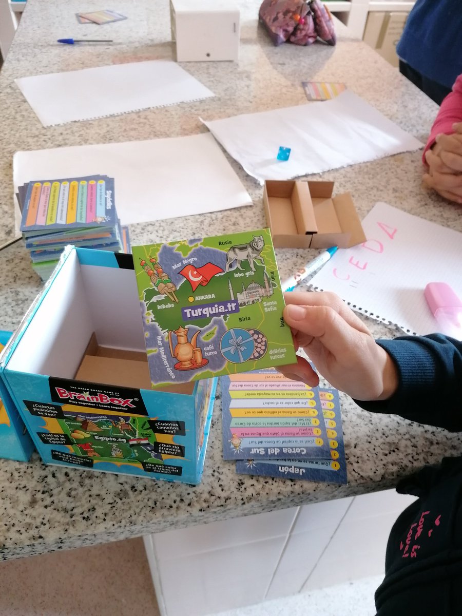 llume38's tweet photo. 🎙️No puedo estar más feliz del escenario que se genera alrededor de nuestro Taller de #juegosdemesa adaptados. 
Hoy 4EP: el adjetivo.
Dando visibilidad a la disciplina, el esfuerzo y la superación en un ambiente inclusivo.
Gracias, @pepepedraz!
Contigo empezó todo en @cfiezamora https://t.co/oU0dCpgDUf