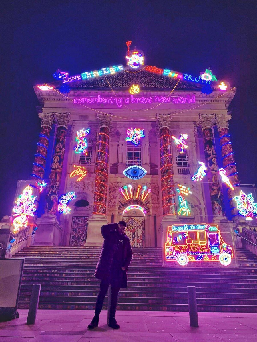 djkyeuk's tweet photo. Light up all the darkness #MovingFamous https://t.co/hVHJxw6rsv