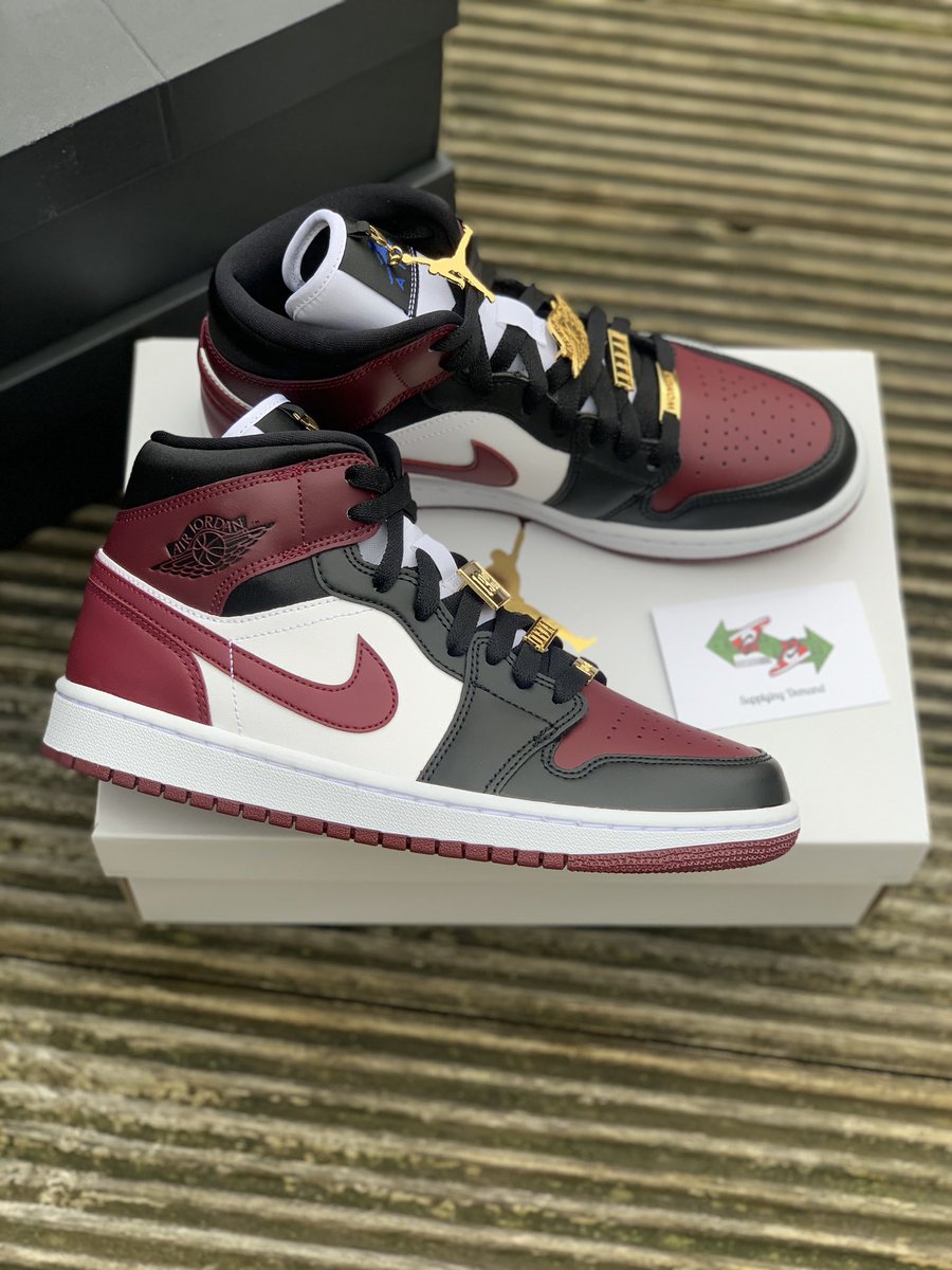 SourcedEire's tweet photo. Jordan 1 Mid “Beetroot” is now available 🥀

Size: UK6 📏

All others sizes available upon request 📨

Make sure to follow our Instagram for more stock updates, link in bio!! https://t.co/4aUJyMiDSa