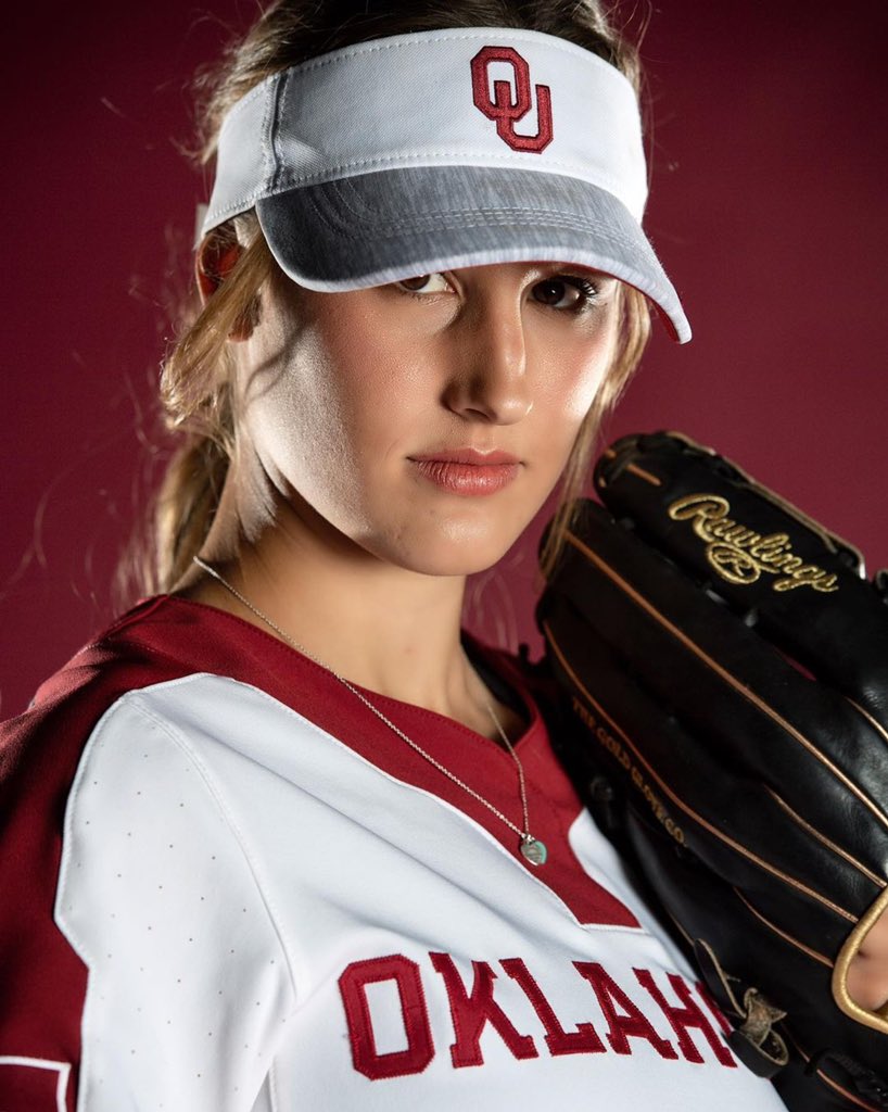 RawlingsSB's tweet photo. These shots of @OU_Softball really get you 🔥 up! Send us some of your best photos from this off-season and you could be featured on our page! (📸: joshuagateley/IG) #TeamRawlings #TheMarkOfPerformance #ChampionsChooseRawlings #OUSoftball https://t.co/b8BI199gcl