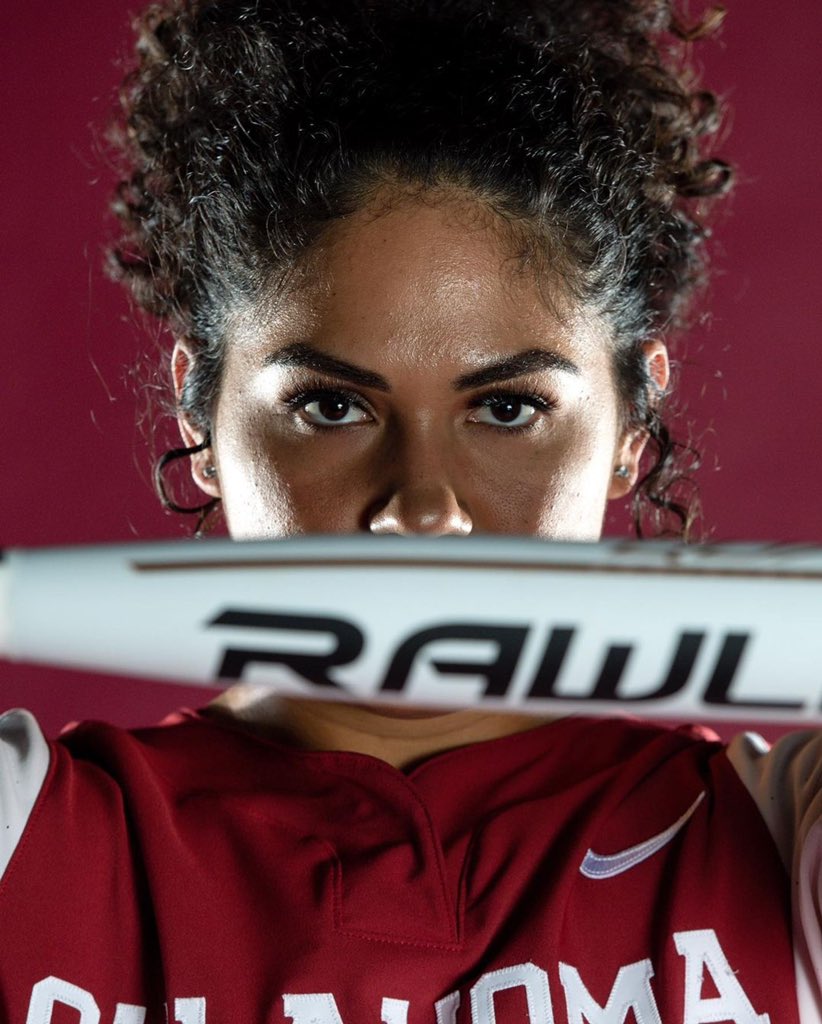RawlingsSB's tweet photo. These shots of @OU_Softball really get you 🔥 up! Send us some of your best photos from this off-season and you could be featured on our page! (📸: joshuagateley/IG) #TeamRawlings #TheMarkOfPerformance #ChampionsChooseRawlings #OUSoftball https://t.co/b8BI199gcl