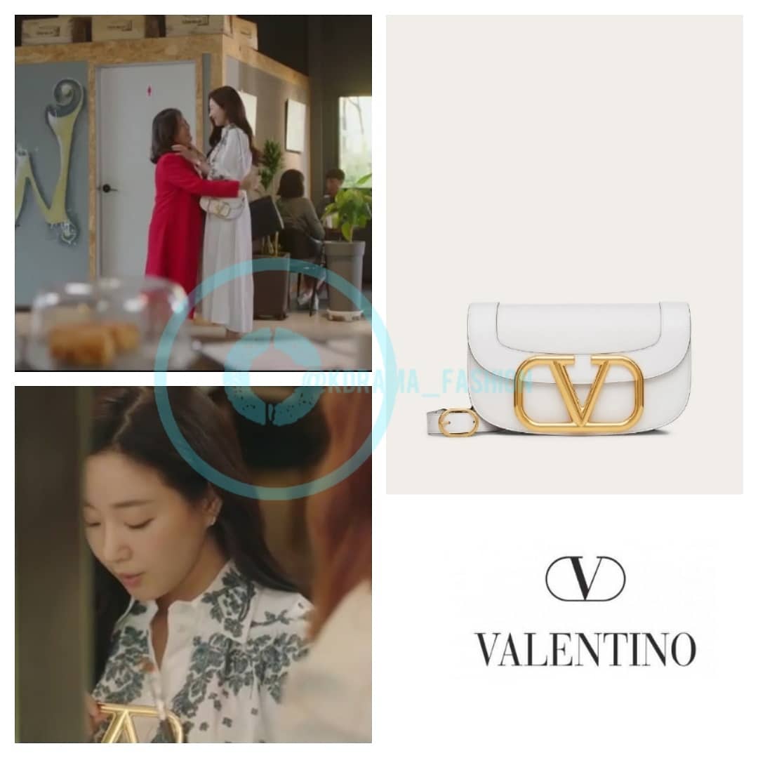 Kim Sa-Rang carried VALENTINO Supervee Calfskin Crossbody Bag, Optic White in Revenge Episode 1. #kimsarang #김사랑 #복수해라 #드라마패션 #발렌티노 #VALENTINO #revenge #kimsarangsty...