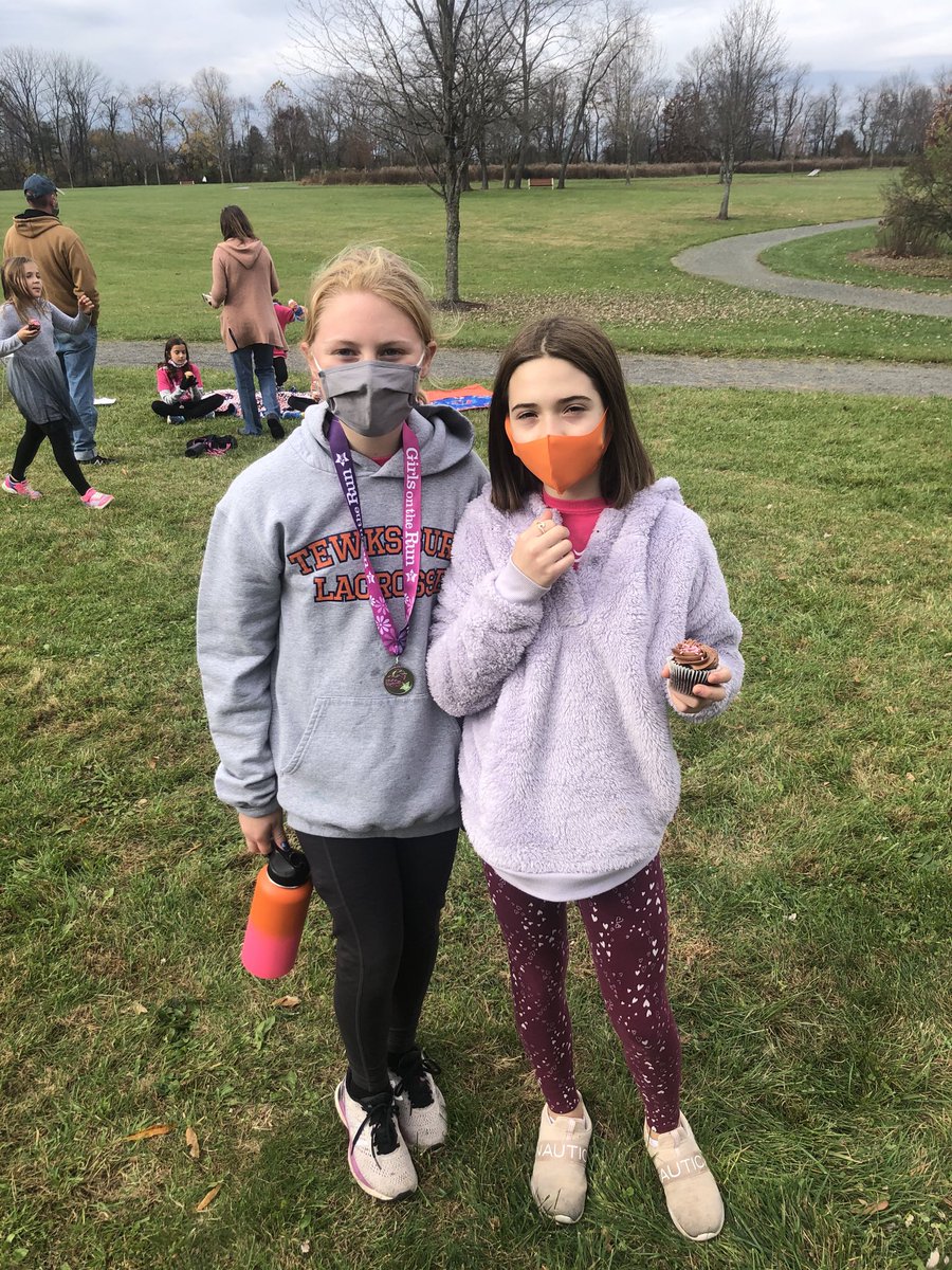 Liz Smith tweet media