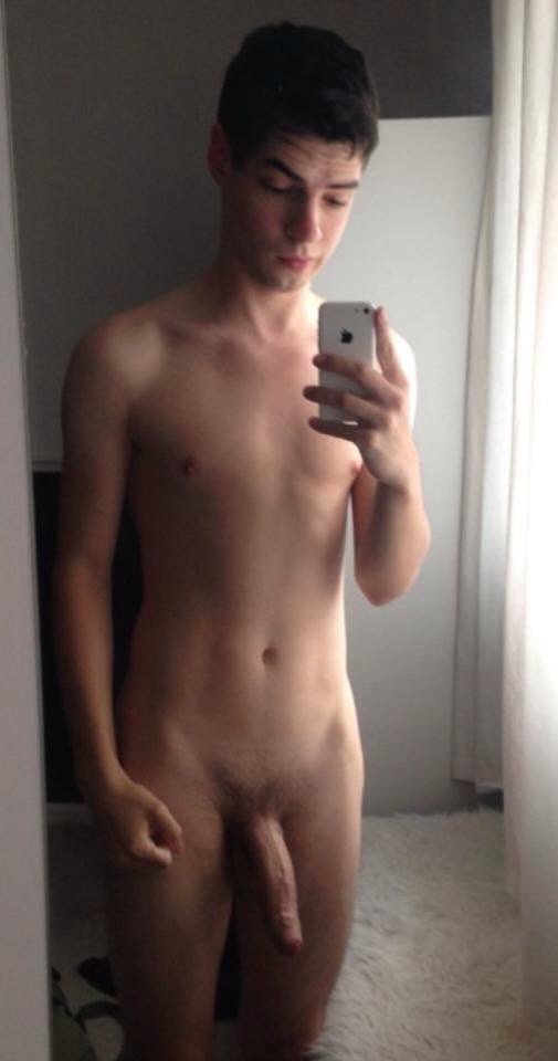 lewisxrowe's tweet photo. Throwback 😈 if this gets retweeted enough I’ll post the vid of me bottoming when I was 18 😈 https://t.co/UByEUQXdxI