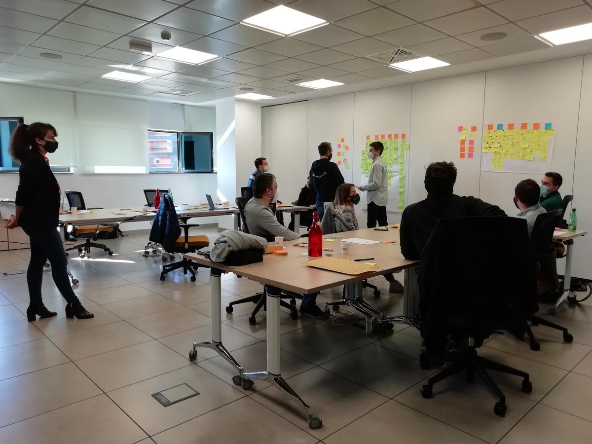 isspaces's tweet image. La consultora @_dinngo_ celebró la semana pasada unas jornadas de #formación sobre #diseño estratégico e #innovación en nuestra sala de #iSspaces, totalmente preparada y cumpliendo con todas las medidas de seguridad e higiene necesarias.