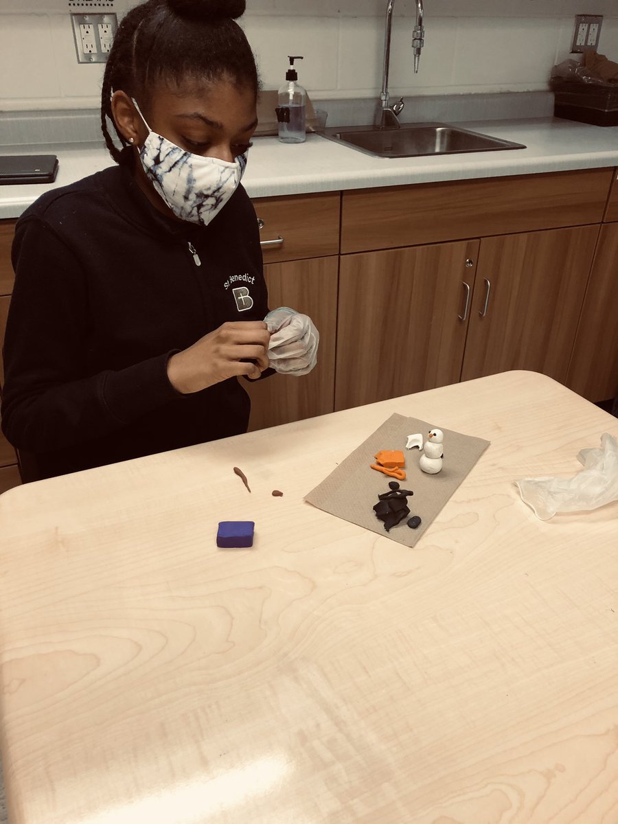 MlleProenca's tweet photo. Combining art and French today in the grade 8 class. Look at these sculptures! @Ms_SMaciel https://t.co/OdsTkZFyHd