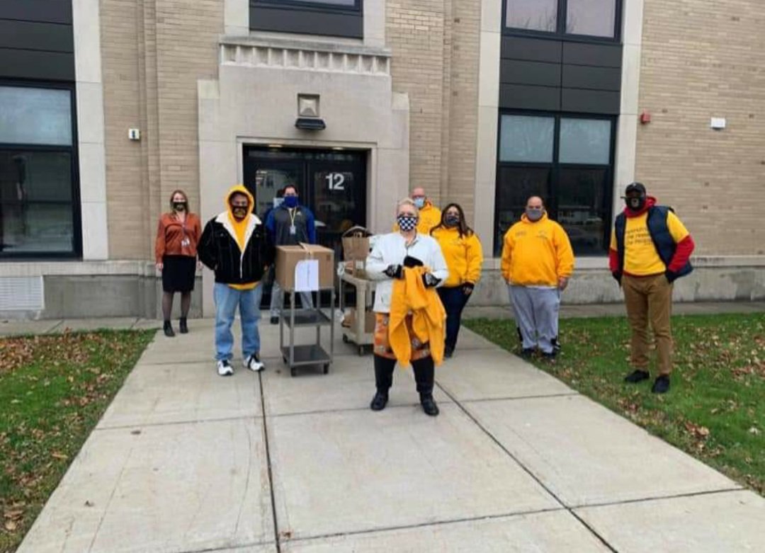 LockportP's tweet photo. Delivering Thanksgiving meals collected by the Teachers and Administration of Lockport High School https://t.co/83BswuFg0f