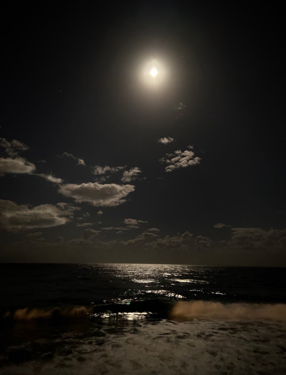 من مسرات الليالي، بحر وَ قمر