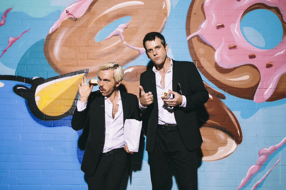 _—==_ The donut, a great gift or snack choice for the human earthling in your life.  _-==-_ 🍩