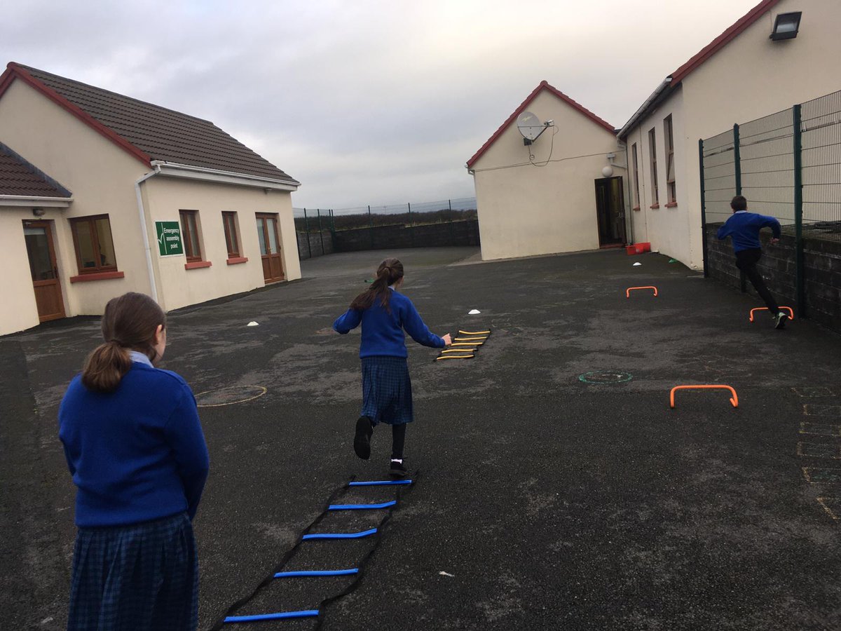 moveenns's tweet photo. This term we've been working hard on developing our locomotor skills using the @PDSTpe Move Well Move Often programme.😃Check out the circuits we created to showcase our skills 🏃🏻‍♂️🏃🏻‍♀️#rang5 #rang6 https://t.co/BRE7dJYndK