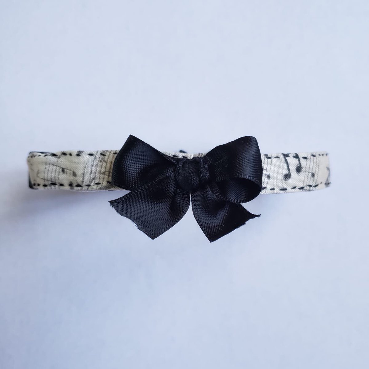 Meg_Maria_Elisa's tweet photo. Cat collar - music pattern- breakaway adjustable collar with black bow https://t.co/3wfUTAxhXX
#catcollar #handmade #music #etsy #musiciancat #musicianlife #kittycollar #estypetcollar #CatsOfTwitter
#musicfabric https://t.co/73O5R2QkXp
