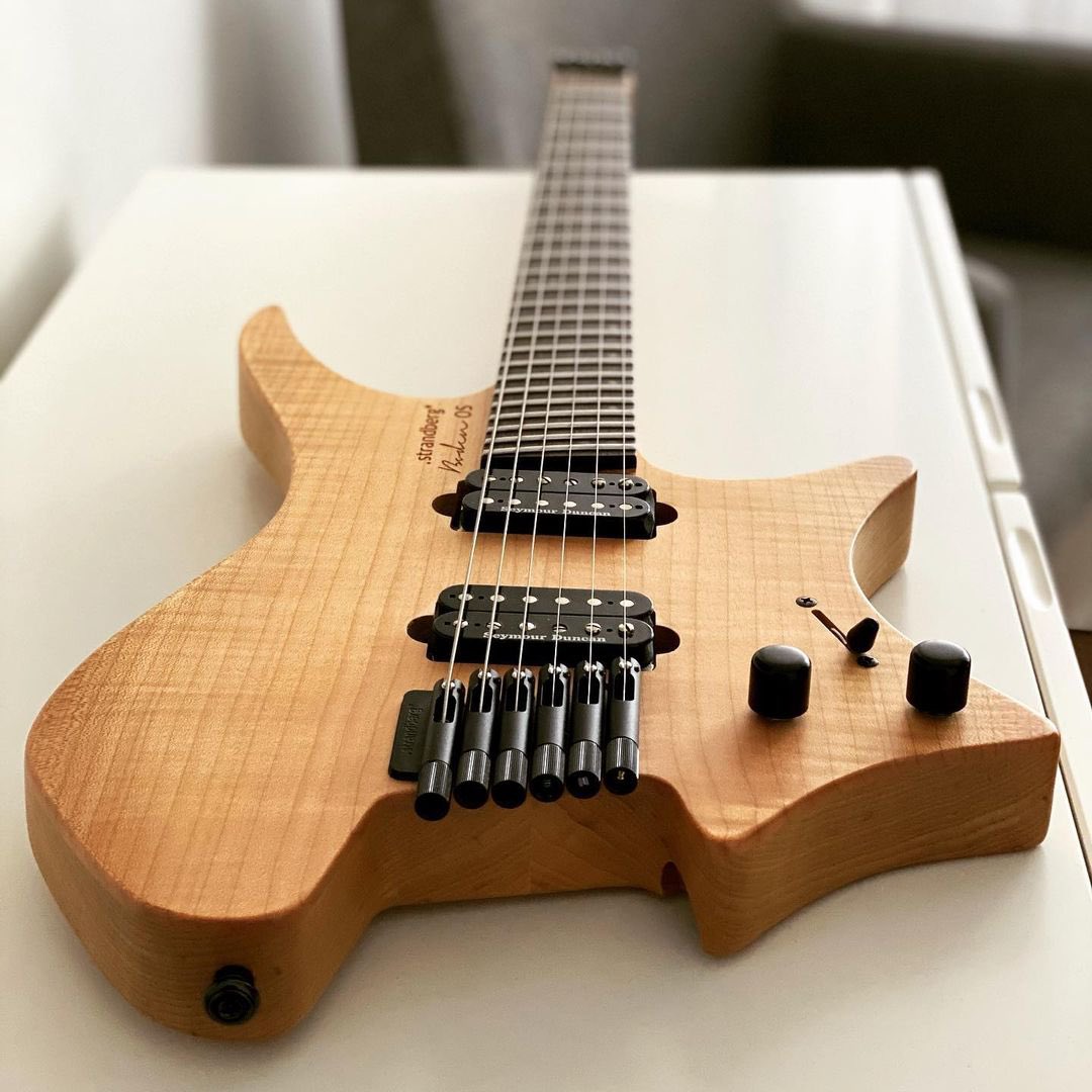 strandbergGuit's tweet photo. Who here is a fan of natural beauty? We sure are, sign us up for this stunning specimen! 🙋🎸🤩
Boden OS photo by IG @guitar.art.br
.
.
#strandbergguitars #strandberg #headlessguitar #bodenos #naturalbeauty #multiscale #ergonomicguitar #feelbettersoundbetter #goheadless https://t.co/NE3owzh5OY