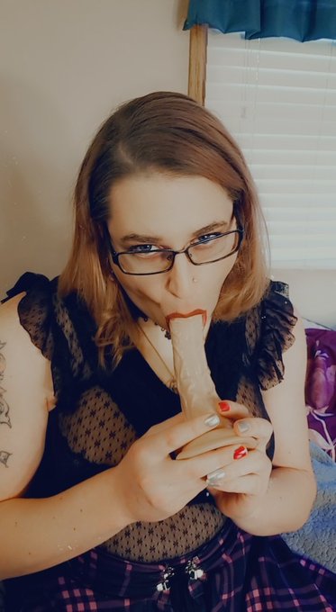 Had some fun today with my photographer 💋💋 Join https://t.co/ppDoegqzeB  $5 a month for more 💗😻 https://t