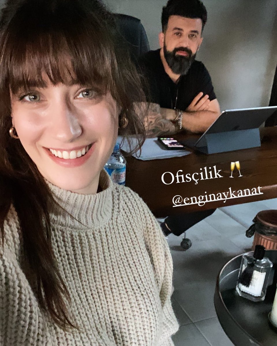 LittleBigLiar2's tweet photo. 😍😍😍❤

#HazalKaya https://t.co/H50CyKXYOf
