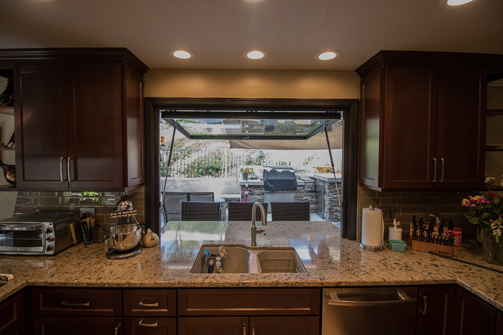 2FoldDoors's tweet photo. Open kitchen pass through window viewed from the interior with a 2.1 locking system and pistons.

#steel#customsteelproducts#hinged#customhinged#thermalsteelarchitecture#smallbusiness#outdoorliving#roomwithaview

https://t.co/bt7XjAWRDc https://t.co/SOAsLpShIV