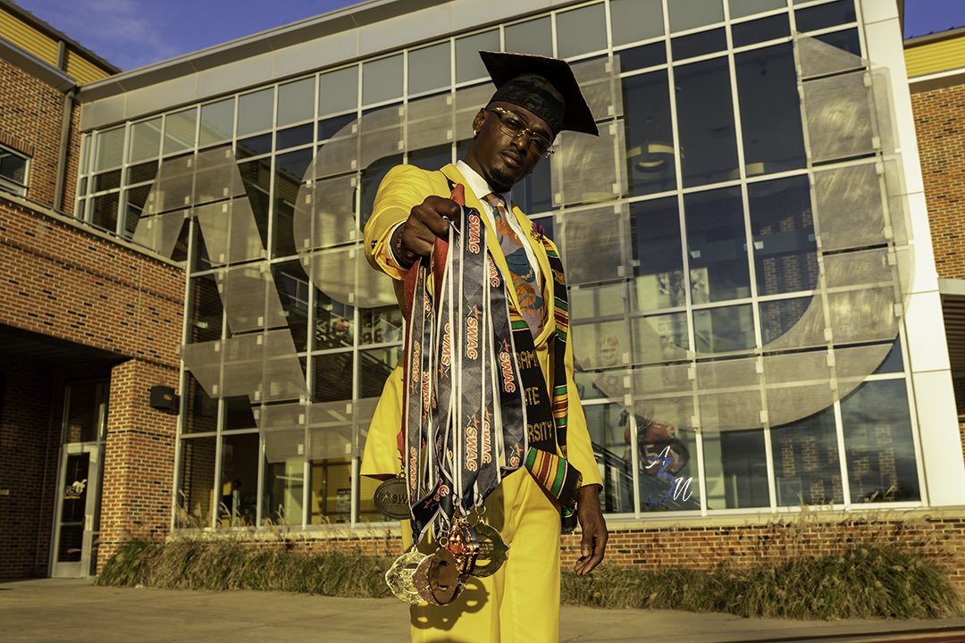myqrispylyfe's tweet photo. ALL GLORY TO GOD! 🙏🏿
#myasu #HBCUGrad 

You can plan but God already has a plan! https://t.co/jEi9yFV9VJ