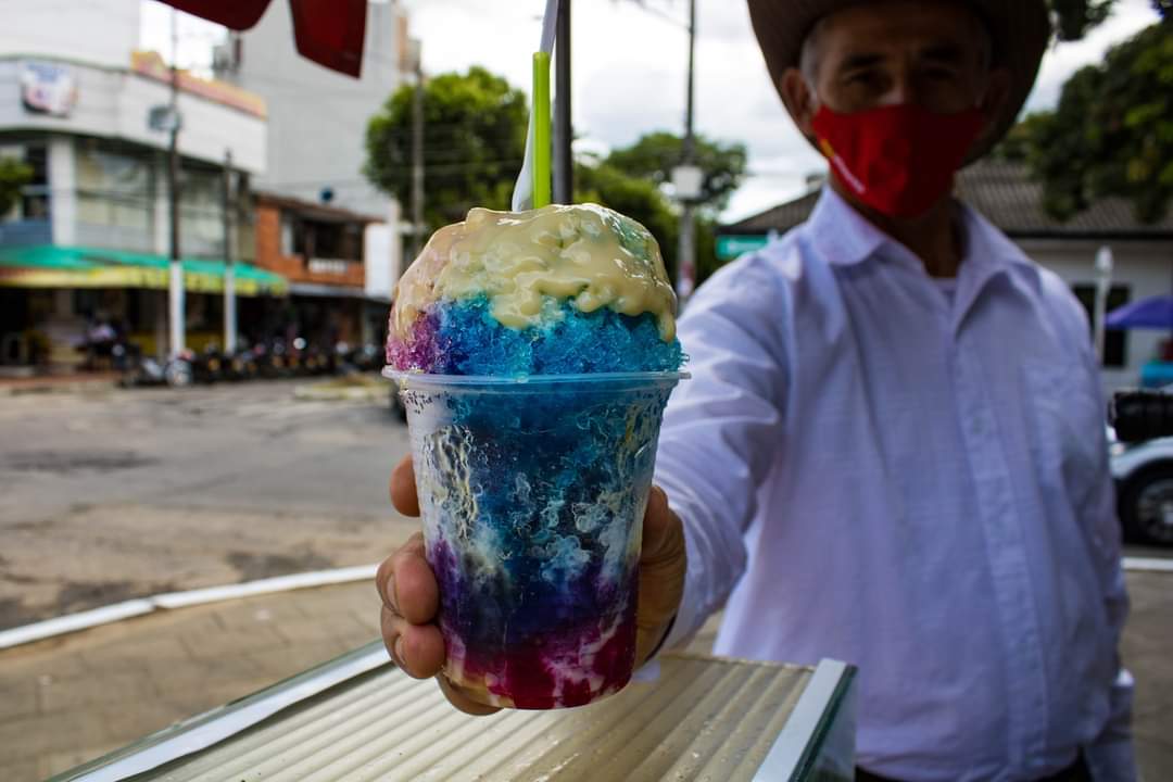 VisitaYopal's tweet photo. Hoy la invitación es hacerle el gasto a don Gustavo con sus ricos #Raspados 🤤 él se encuentra en el parque central de #Yopal y si quieres que te invitemos  comparte esta publicación y escríbenos al 📲 310 759 6942 🤗 https://t.co/RTejyDTIrt