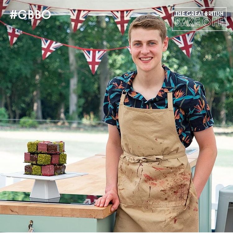 adamxfergus's tweet photo. if my hawaiian shirt king doesn’t win i’m boycotting #GBBO https://t.co/RQdQJa7ch2
