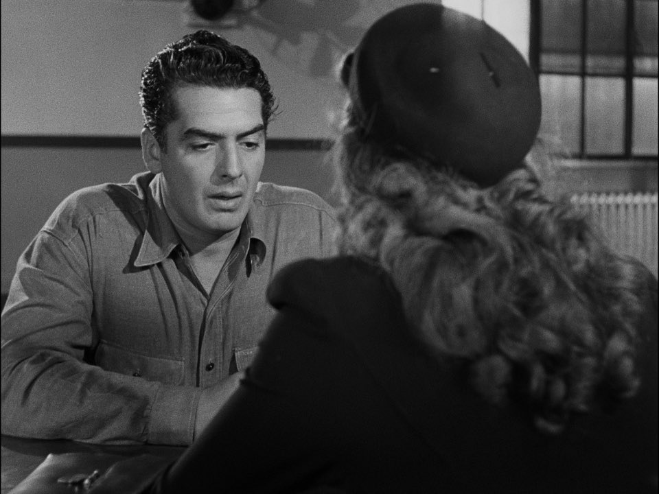 RenoirVulture's tweet image. Now showing...
Kiss of Death (1947) Director Henry Hathaway @SigOneEnt 
#noirvember #filmnoir #signalone