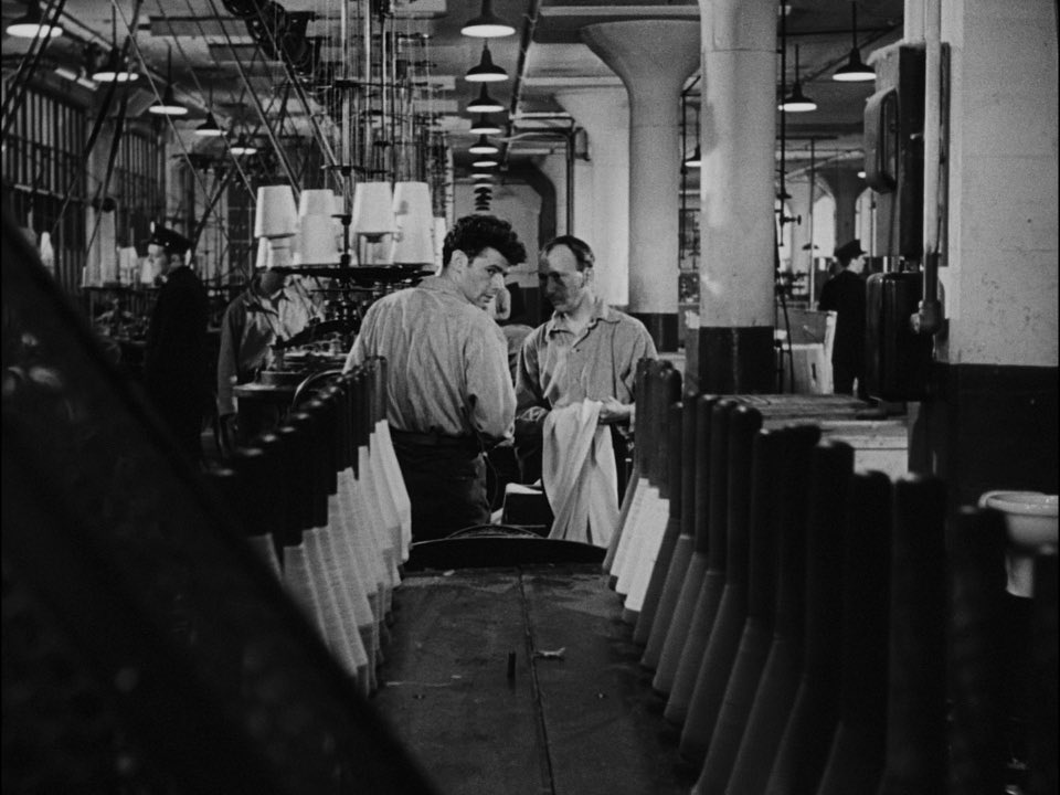 RenoirVulture's tweet image. Now showing...
Kiss of Death (1947) Director Henry Hathaway @SigOneEnt 
#noirvember #filmnoir #signalone