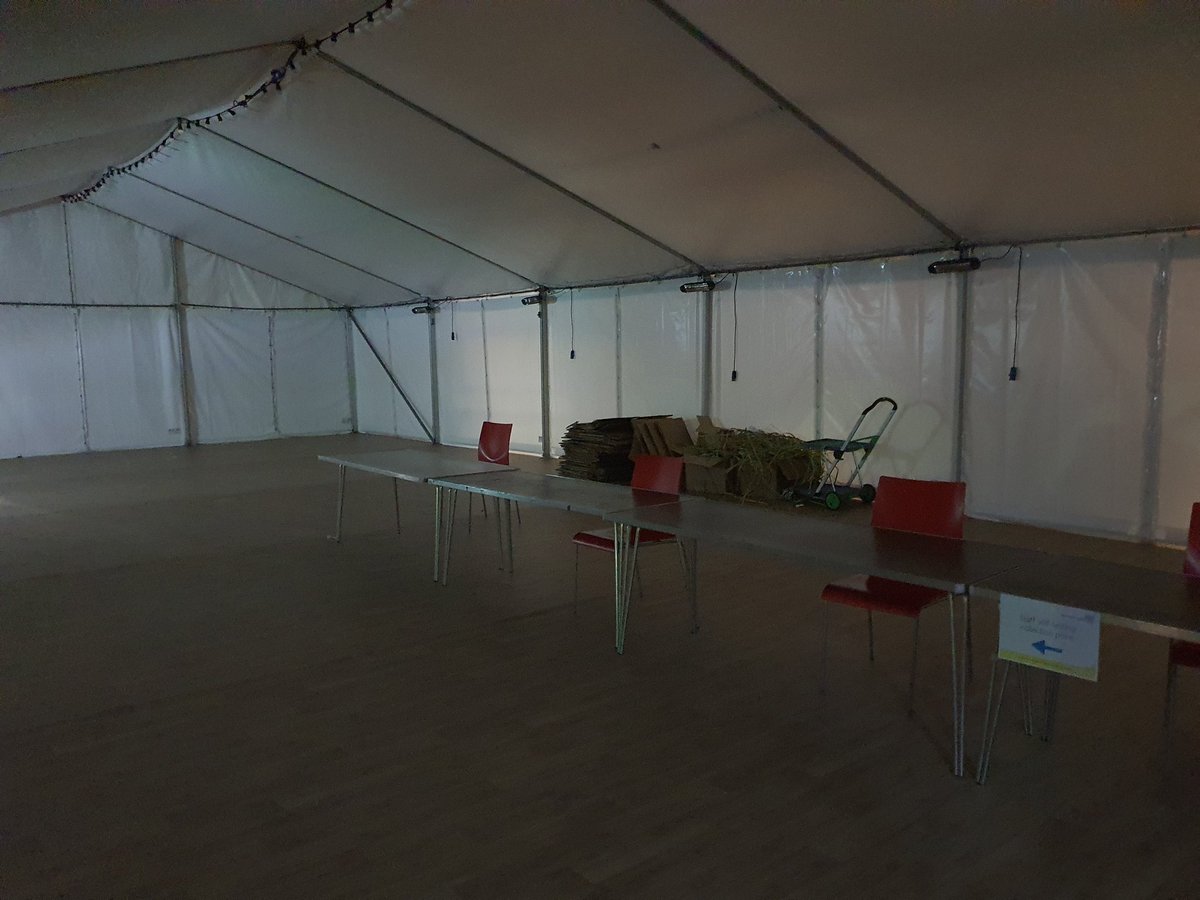 And it's lights out, all out on distributing asymptomatic staff testing kits for the day. Back tomorrow with round 2 at the <a href="/RUHBath/">RUH Bath 🏥</a> . 2400 kits handed out to staff 👊...only c.3300 to go 🤪! Hats off to <a href="/Genesis_AHC/">Genesis Automation</a>, the system is awesome 
#trackandtrace
#RUHBath
#COVID19
#NHS