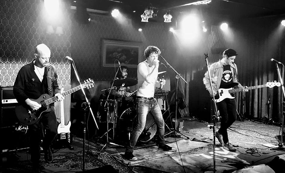 bandarockrocket's tweet photo. Show do Rock Rocket feat. @JohnnyMonster6 ,  em tributo ao Stooges, em 2018, no Z Carniceria. Pura diversão! 

#rockrocket 
#johnnymonster 
#thestooges 
#punkrock
#iggypop
#zcarniceria https://t.co/tlZHYCHpTG