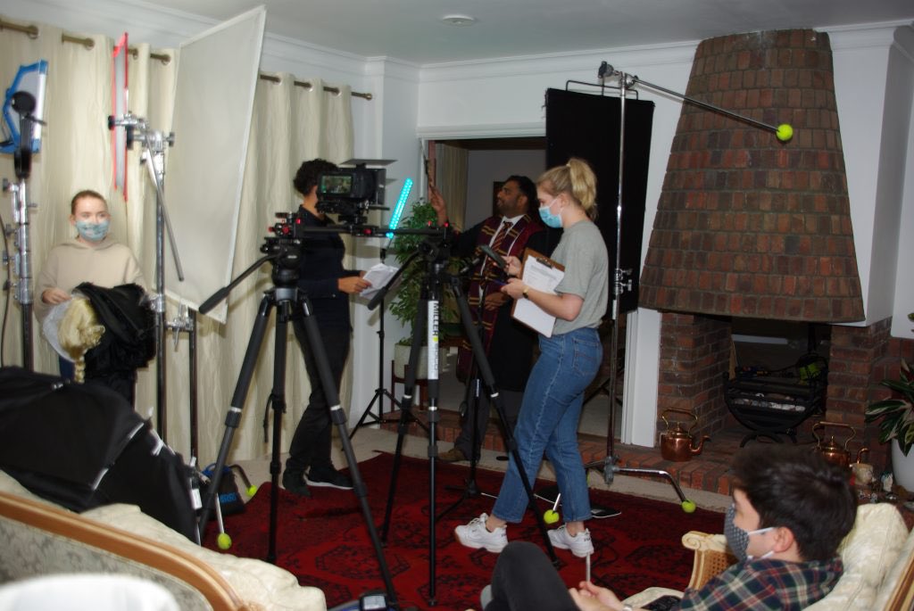 katebriggsprice's tweet image. Loved working on a new advert for @6degreesgame 🌟

It was great to see @KeepBusyProd adapt successfully to a COVID safe set and still bring the same high quality creative content! Beautiful set in Weybridge too 😍