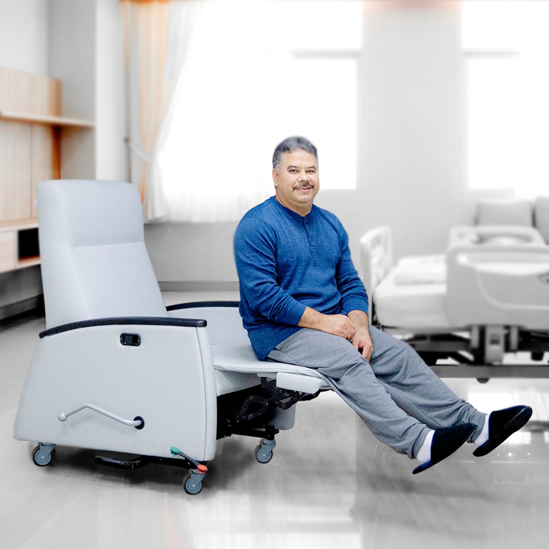 Here at IOA, we are consistently innovating new ways to ensure patient safety. The Suspend Sleeper Recliner offers a 300 LB footrest capacity to lower the risk of patient falls.👏

#IOAfurniture #FurnitureDesign #HealthcareDesign #HealthcareFurniture
