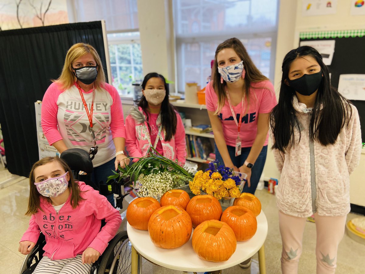 LSteltenkamp's tweet photo. Many thanks to Mrs. McBride and her students for a beautiful afternoon. Creating positive energy through the crafting of Thanksgiving Inspired florals!! #oneofmyfavoriteactivities- I’m thankful for my Beechwood family! https://t.co/yZHUzDzyI7