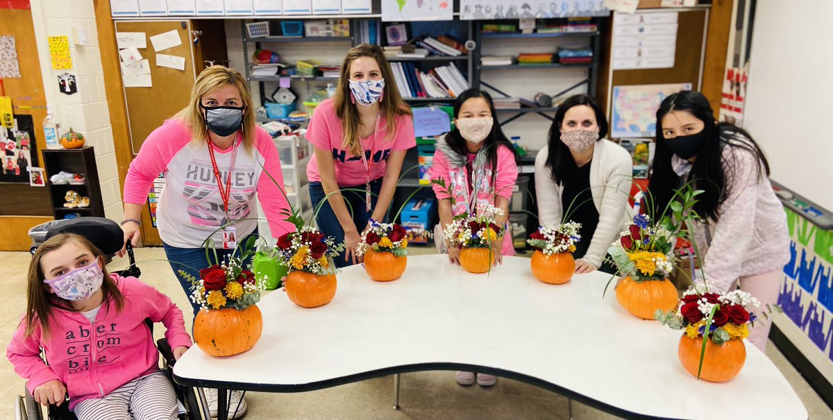 LSteltenkamp's tweet photo. Many thanks to Mrs. McBride and her students for a beautiful afternoon. Creating positive energy through the crafting of Thanksgiving Inspired florals!! #oneofmyfavoriteactivities- I’m thankful for my Beechwood family! https://t.co/yZHUzDzyI7