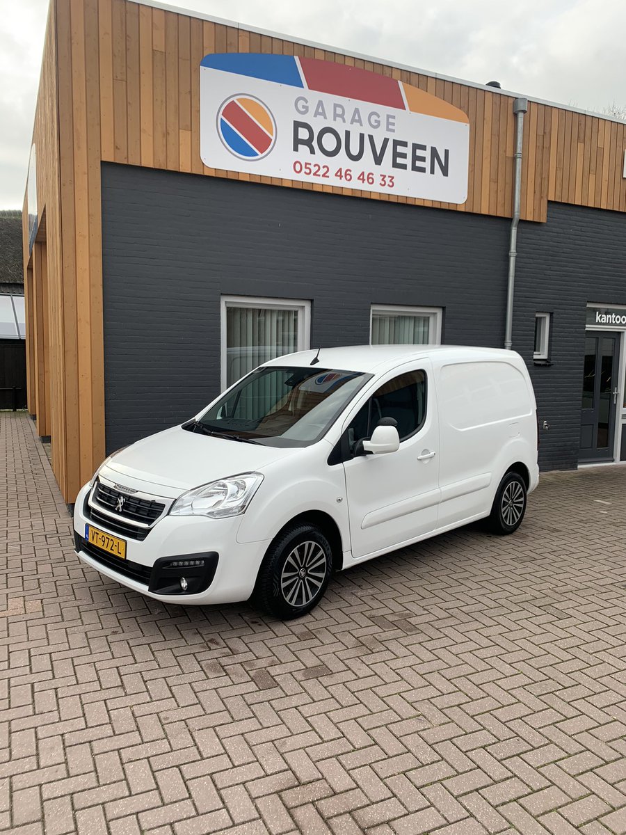 De Peugeot Partner afgeleverd aan Dierenartsencombinatie 🐄🦮🐈 Staphorst!! Bedankt voor de opdracht. En voor de nieuwe dierenarts veel werkplezier ermee!!