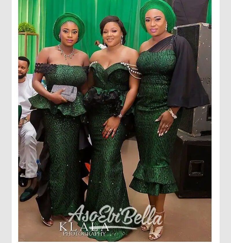There will be sub categories for the Asoebi o.Immigration gang aka "them seize my passport crew" will wear green to shame Ogbeni Rauf Aregbesola make e de green with envy. Show off dears...  #TheMOEROMZUnion