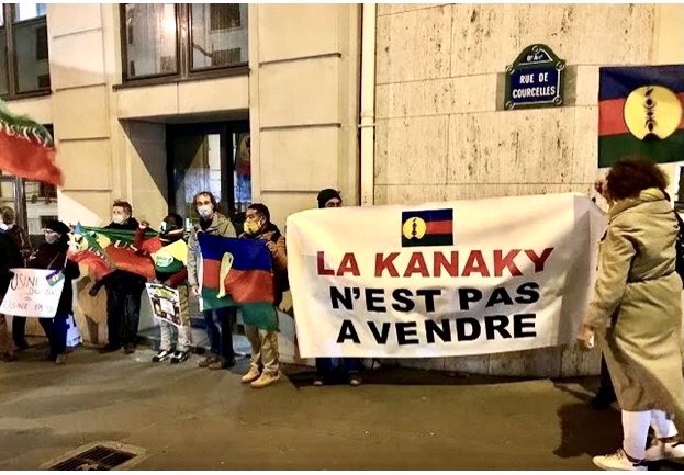 Nickel : une trentaine de manifestants à Paris contre le projet de reprise de l’usine du Sud associant la Nouvelle-Calédonie et le négociant suisse Trafigura. ⤵️ la1ere.francetvinfo.fr/nickel-une-tre… #nickel #NouvelleCaledonie #Trafigura #Koreazinc @Alain_Jeannin