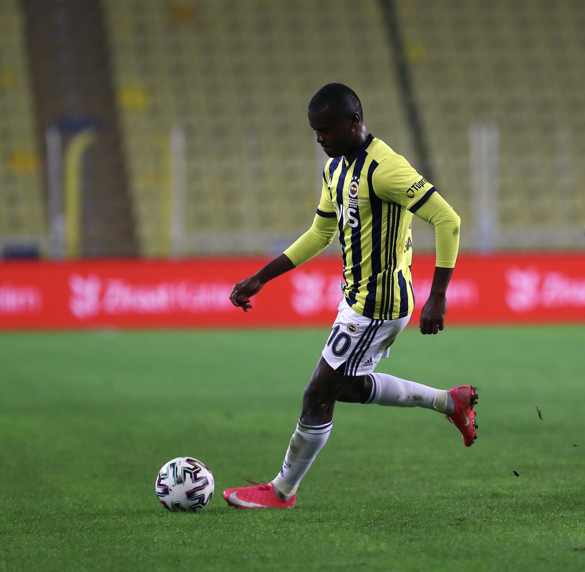 💪 <a href="/Samagoal_77/">Mbwana Samatta</a>