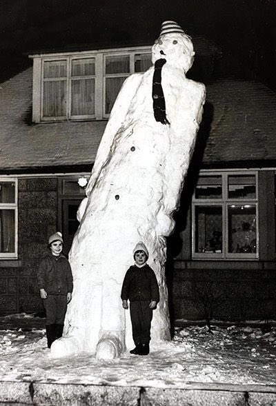 Before the internet and video games, kids made snowmen https://t.co/B8G8mAOG3g<a href="/tag/humor"class="tags"><span>#humor</span></a>