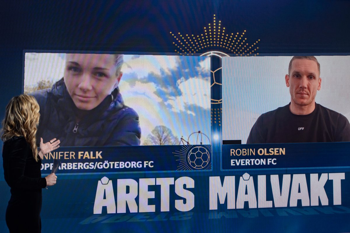 Malmo_FF's tweet photo. På kvällens digitala fotbollsgala prisades två tidigare MFF-spelare: Robin Olsen fick utmärkelsen årets målvakt och Zlatan Ibrahimovic årets anfallare samt sin tolfte guldboll. Stort grattis! https://t.co/uSOGkrHnAH