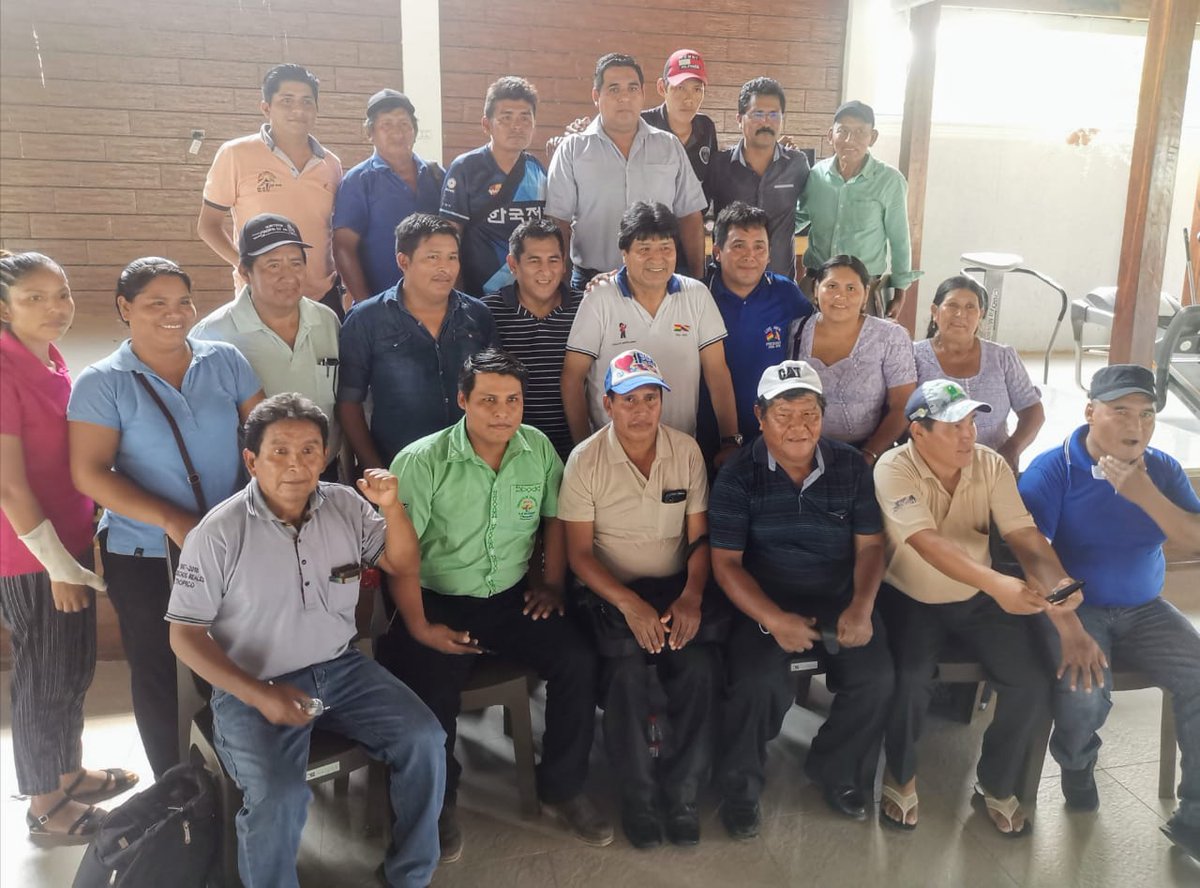 evoespueblo's tweet photo. Felicitamos la gran unidad de hermanas y hermanos dirigentes de la Federación Sindical de Comunidades Interculturales de San Julián, #SantaCruz, con quienes compartimos una reunión de coordinación orgánica y fortalecimiento político. https://t.co/CaP2rSxcUv