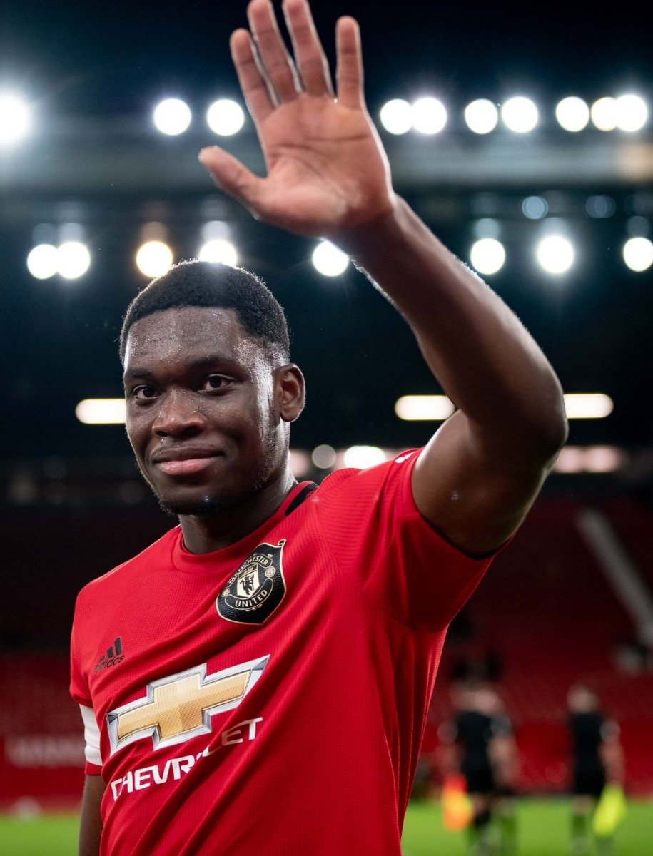 _Rob_B's tweet photo. If Maguire has a back problem, get Mengi on ASAP.
#MUFC #MENGITIME https://t.co/i5Nbf2tbUa