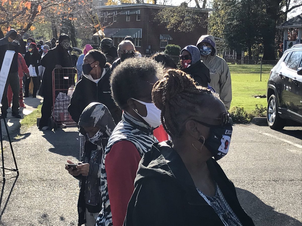 SamFord7News's tweet photo. DC Councilmember Trayon White kept up the Marion Barry tradition of Turkey and trimmings to Ward 8 constituents today.  An operation with dozens of co-sponsors and 7 pick up sites. https://t.co/p9zriOV4Ip
