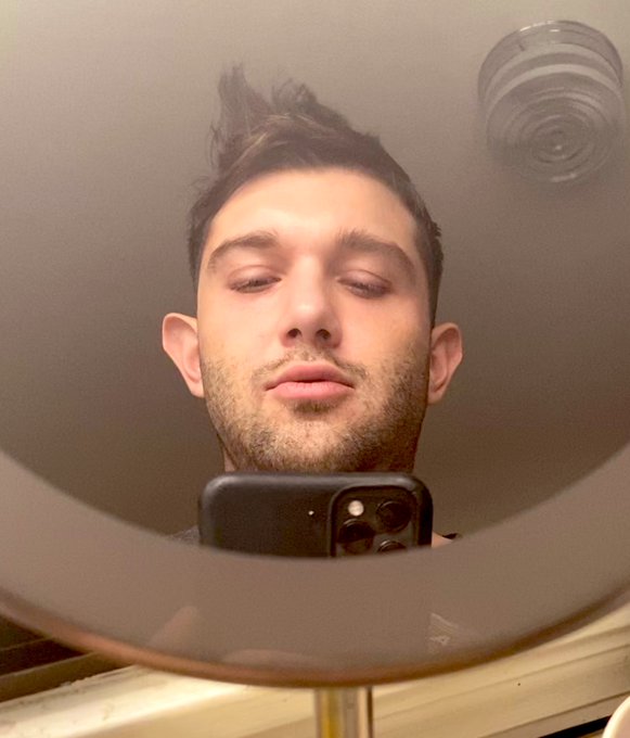 1 pic. I like my new face? https://t.co/mbdMlCpZbI