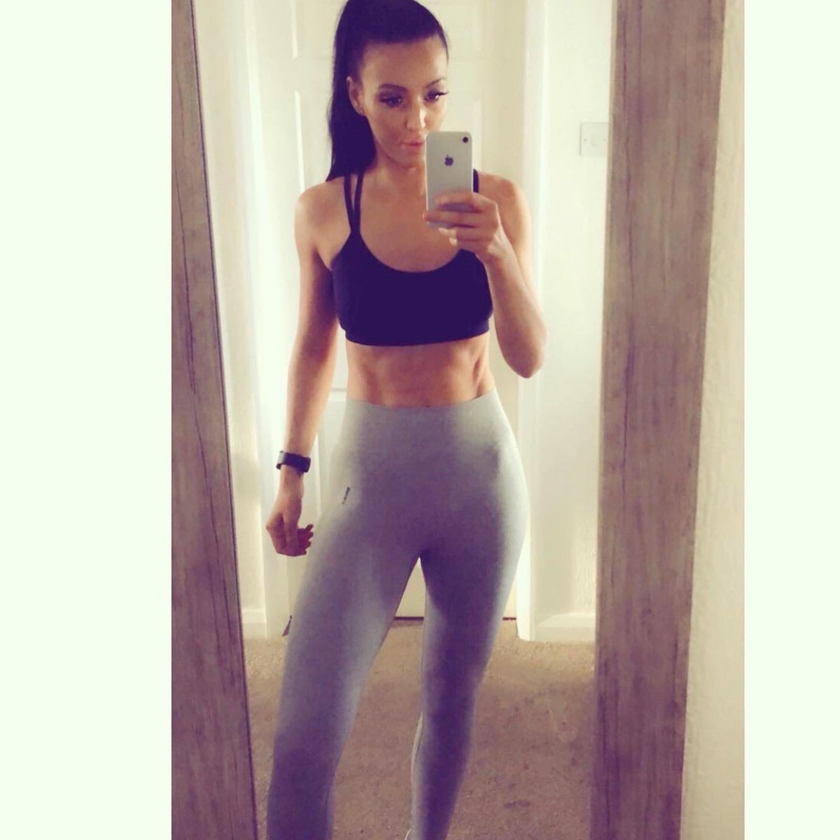LinziBooth's tweet photo. This is my way of keeping myself accountable by comparing photos and not the scales unlike the last lockdown where I lived on cheesecakes most days and gained 5kg in a couple of weeks 😂😩

#Fitness #Lockdown https://t.co/yHSLR6gjeG