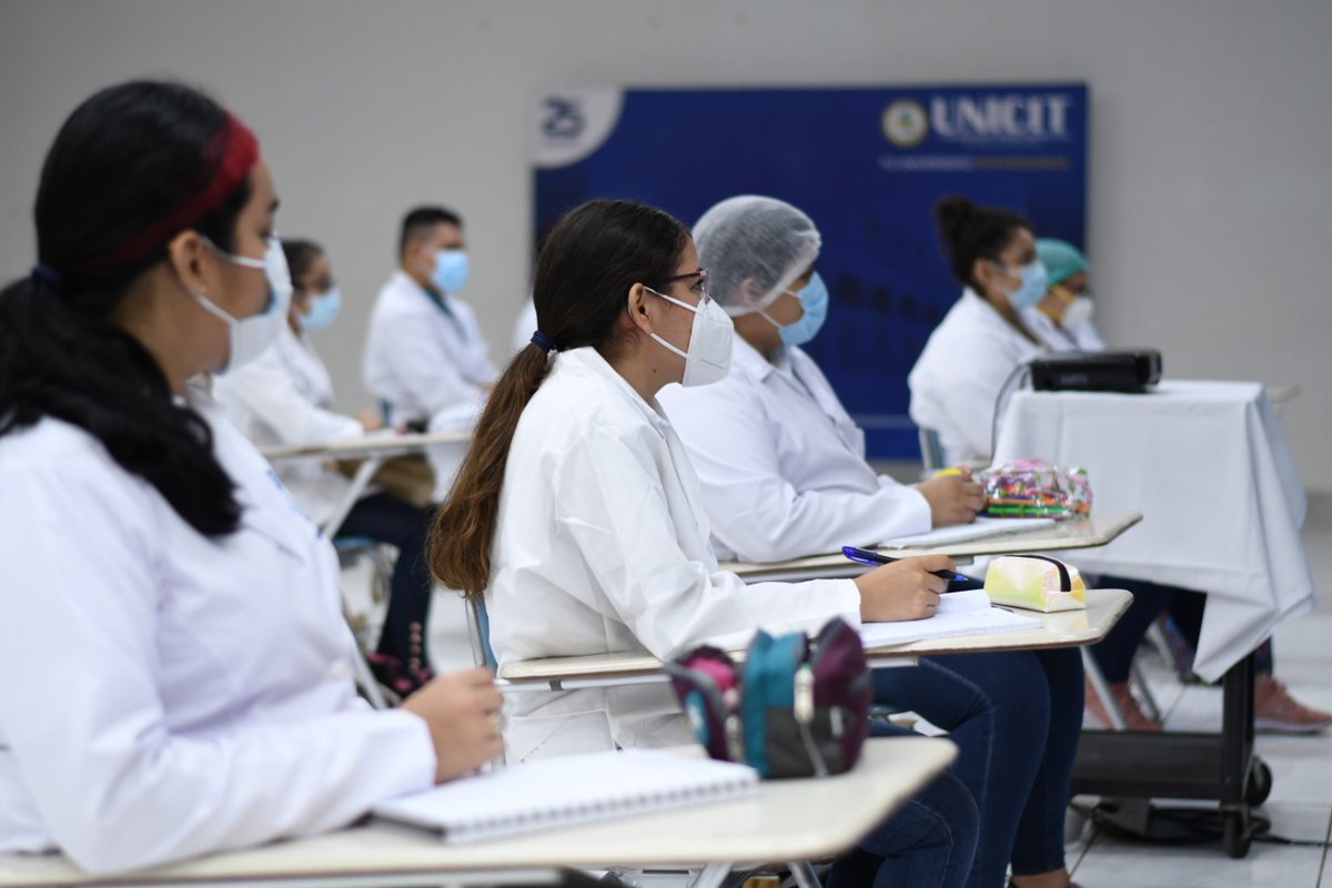 UNICIT's tweet photo. Nos emociona que la vida vuelva poco a poco a nuestro campus 😃, siempre siguiendo los protocolos de Bioseguridad orientados por la Organización Mundial de la Salud. #COVID19  😷 
Con el apoyo de todos, hacemos que #UNICIT sea un lugar seguro para estar y aprender. 💪 https://t.co/N2H8CXD4MK