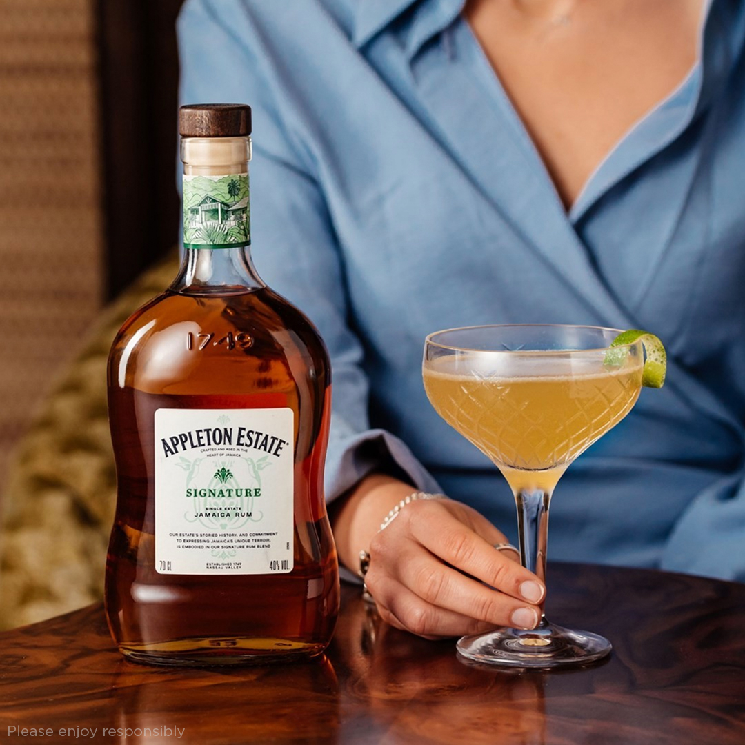 CampariGroupCA's tweet photo. The spirit of Jamaica in every bottle. #AppletonEstate’s new Canadian website is live. Click the link below to learn more about the award-winning Appleton Estate family. https://t.co/79TYGwLYJR https://t.co/aFN0jRTYe6
