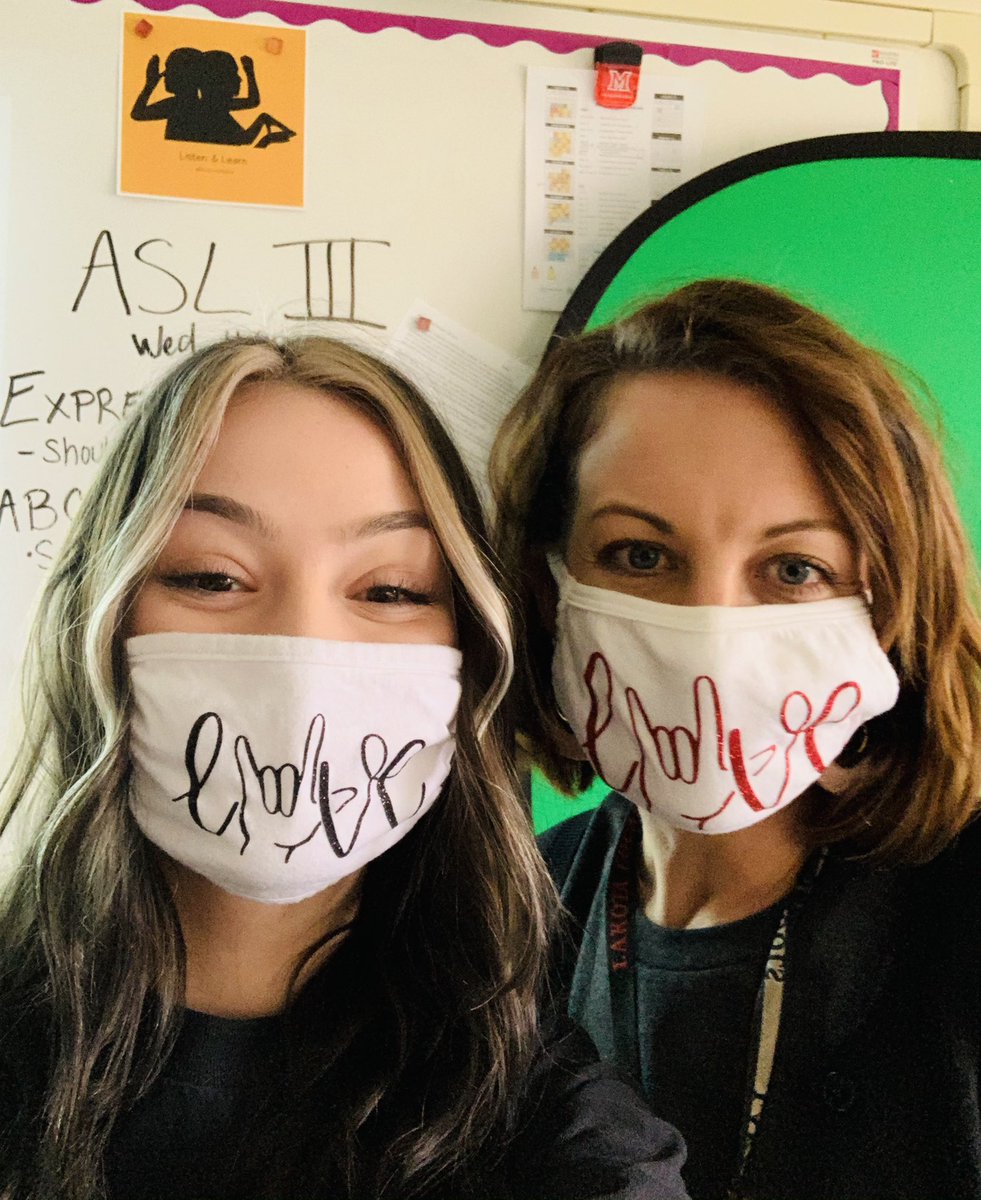 #ASL superstar <a href="/Cm5Murphy/">Courtney Murphy</a> #twinning Courtney cares about the language, cares about her grade, and cares about the people around her! Thank you for the 🤟🏽mask &amp; for being a Phenomenal Firebird! <a href="/FirebirdTweets/">FirebirdTweets</a> #WEareLakota #LakotaGivesThanks <a href="/KnicolASL/">Knicol</a> <a href="/FelWaldock/">Felicia {Schroeder} Waldock</a> @HenegarSarah