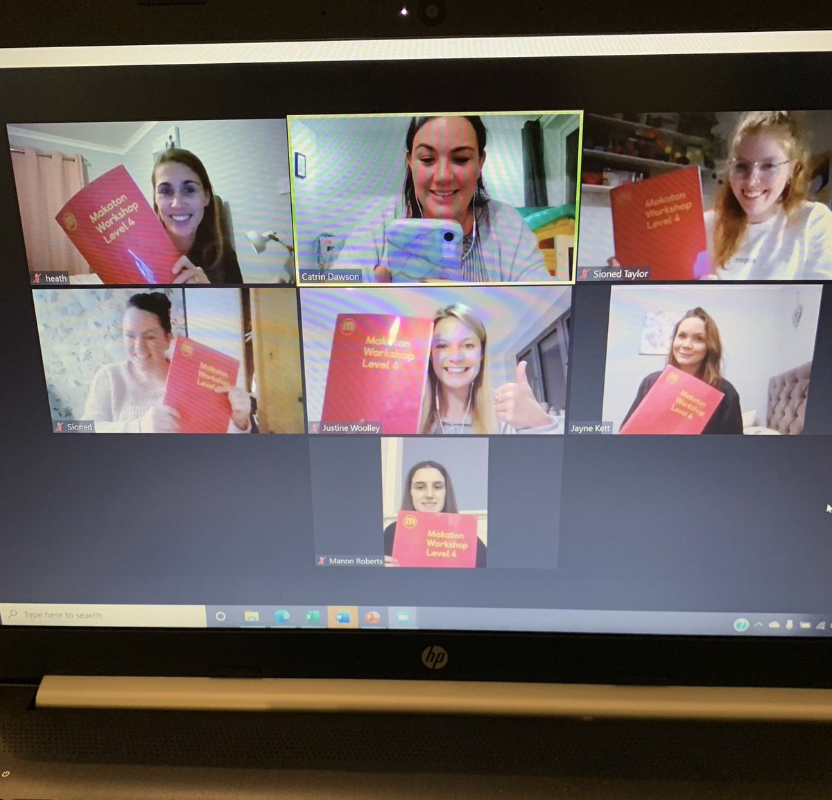 CommunicatSlt's tweet photo. Well done to this brilliant bunch completing their Level 4 training this evening! 🥳 Da iawn chi! 👏🏼 #LetsTalkMakaton https://t.co/8Ca9sUGkE8