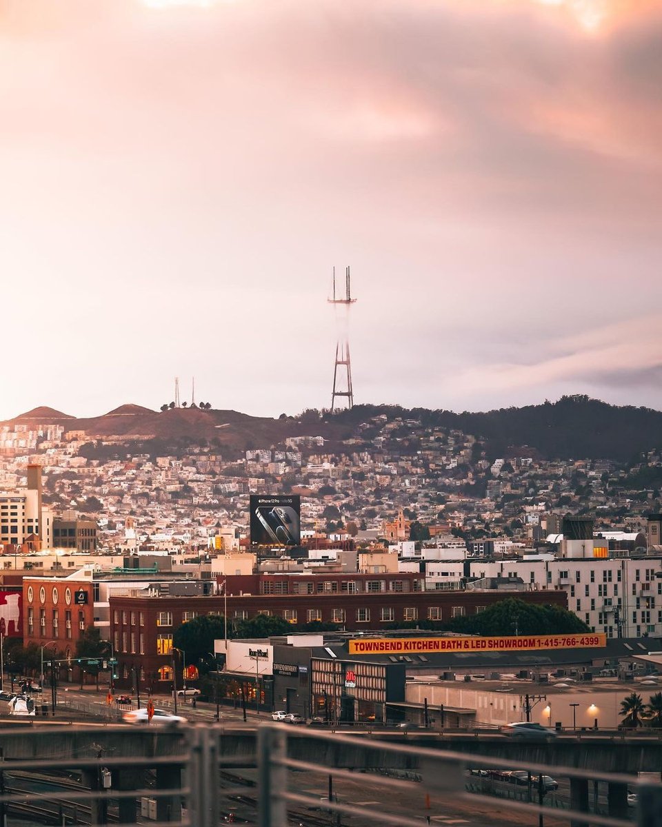 Getting ready for a socially distant Thanksgiving. I'll be spending it by myself at the top of Mt Sutro while I watch over all of you. What about you? What are your plans?

📸 @jennytranphoto

#sutrotower #sfsutrotower #sanfrancisco #sanfranciscotwinpeaks #mtsutro #mysanfrancisco