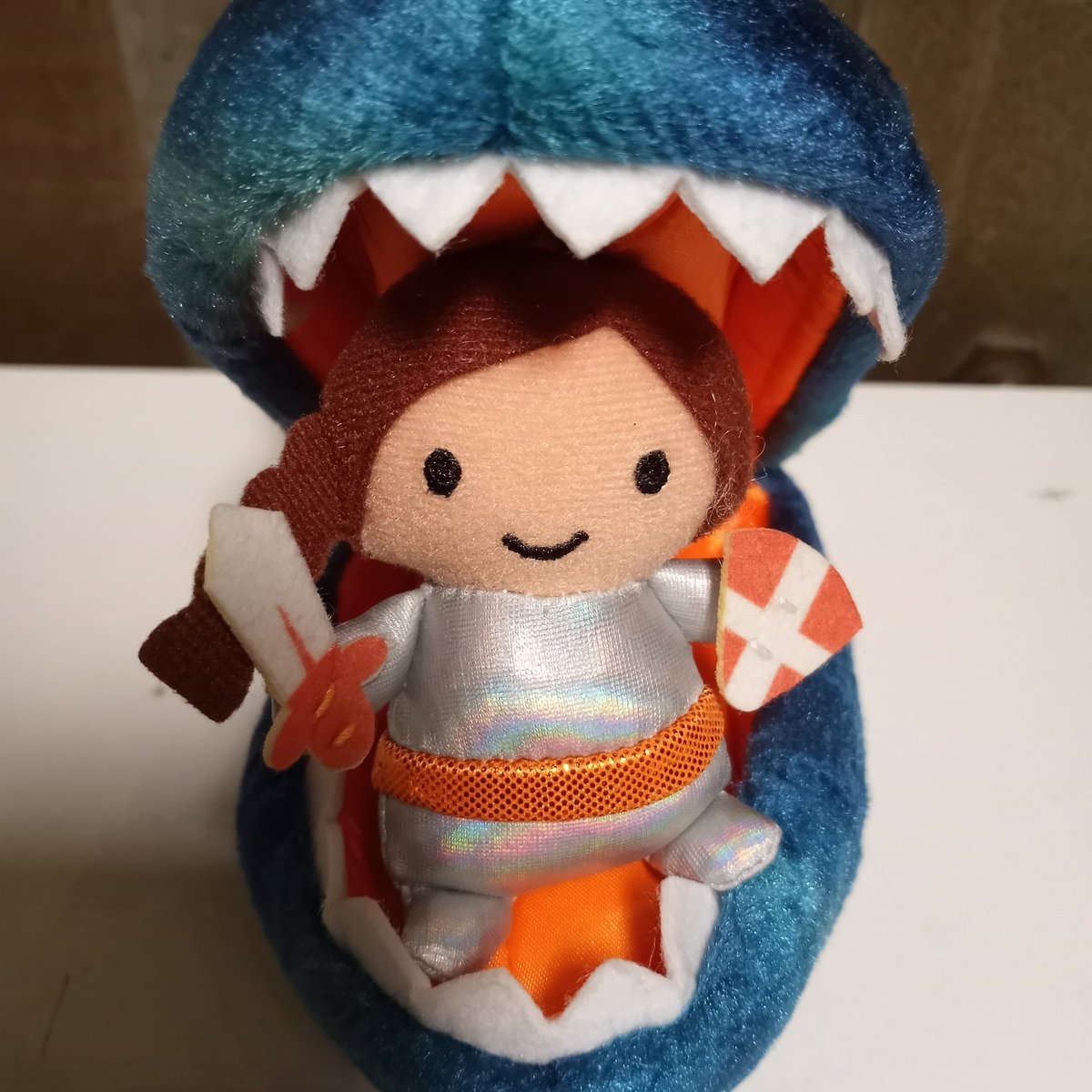 ChevaliersBooks's tweet photo. Meet the newest addition to the Chevalier's staff! Chevy the Knight (and her ferocious dragon, Lear) will be joining us at the store to help us showcase our books. Stay tuned to witness her adventures! 
#chevaliersbooks #shoplocal https://t.co/JLNOyk1cMJ