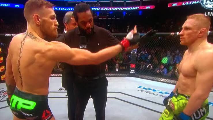 DanaExotic's tweet photo. @TheNotoriousMMA @TonyFergusonXT @CharlesDoBronxs Please make this your next rematch 😂♥️#StopDucking https://t.co/rK3qiiCnm9